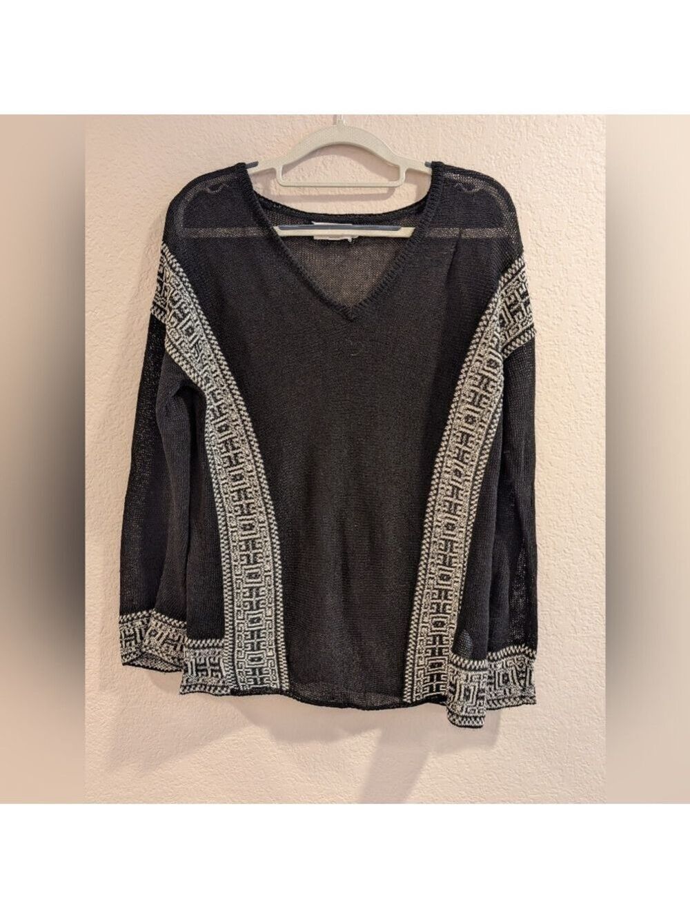 Velvet By Graham Spencer V Neck Oversized Mesh Sweater , 100% Linen, Size Small.